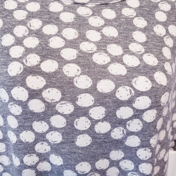 ☀️ 4/$25 … Gray and White dotted Irma - Picture 2 of 6